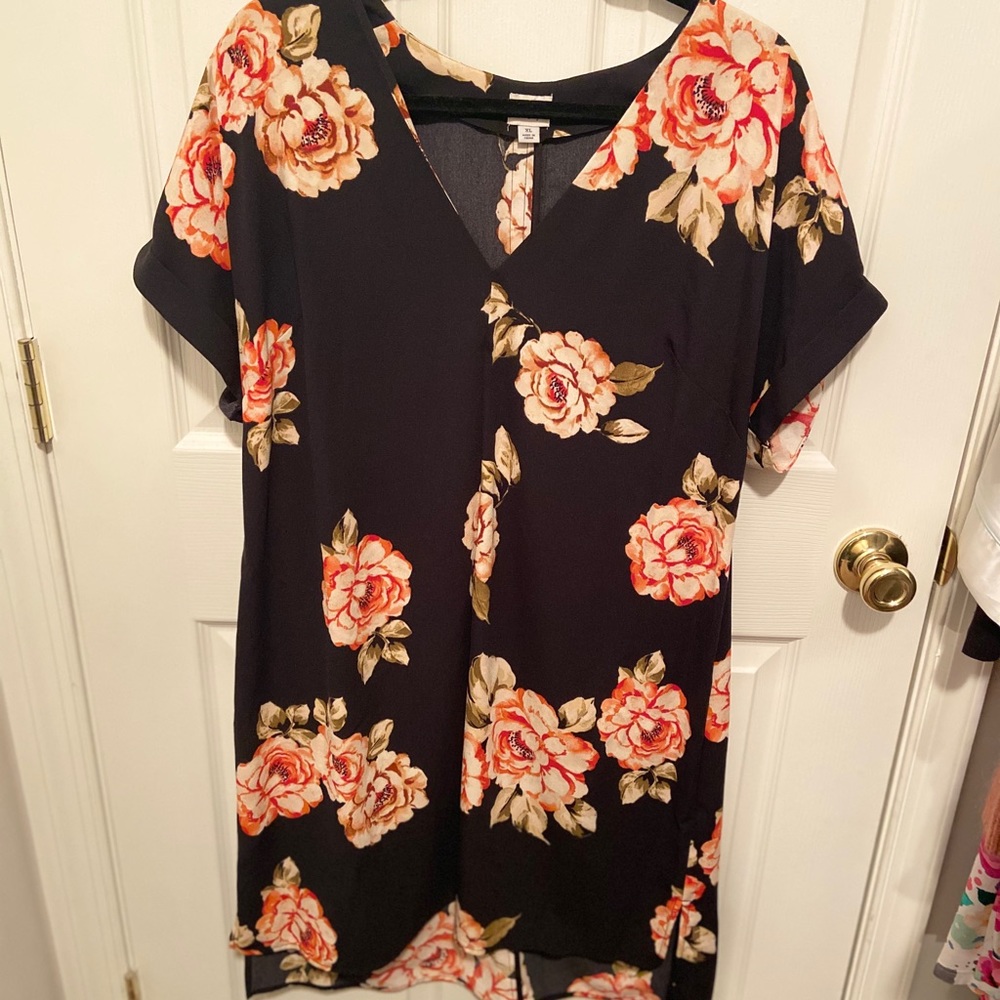 Black floral T-shirt Dress